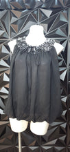 Load image into Gallery viewer, Gracia black leather collar  top          sz large
