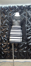 Load image into Gallery viewer, White house black market set  sz 6
