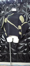 Load image into Gallery viewer, Black and Golf poncho top       sz med-1x
