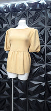 Load image into Gallery viewer, Versona baby doll top           sz lrg
