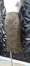 Load image into Gallery viewer, NWT New York &amp; co animal print skirt            sz xl (best fitting sz 18-20

