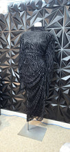Load image into Gallery viewer, NWT Pretty little Things textures dress        sz 20, bets fitting sz 18
