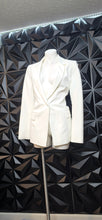 Load image into Gallery viewer, The Drop white blazer              sz medium
