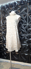 Load image into Gallery viewer, Vince Camuto drape dress             sz 6
