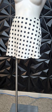 Load image into Gallery viewer, Polka dot skort     sz small
