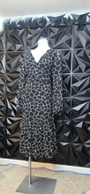 Load image into Gallery viewer, NWT Banana Republic baby doll dress            sz xlrg
