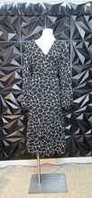 Load image into Gallery viewer, NWT Banana Republic baby doll dress            sz xlrg
