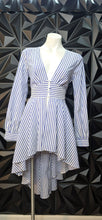 Load image into Gallery viewer, Akira stripe hi low top           sz medium
