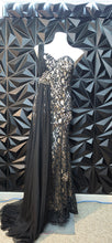 Load image into Gallery viewer, Delucci Vetan formal lace dress          sz 8
