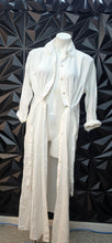 Load image into Gallery viewer, Long white duster/dress             sz sm-large
