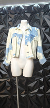 Load image into Gallery viewer, Denim bleach wash jacket            sz sm-1x

