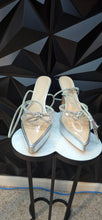 Load image into Gallery viewer, Clear rhinestone heels             sz 10
