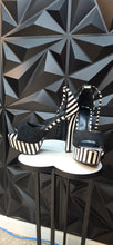 Load image into Gallery viewer, Black and white platform heels              sz 41= sz 10
