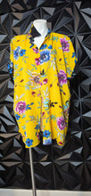 Load image into Gallery viewer, Avenue floral blouse
