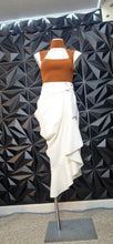 Load image into Gallery viewer, New York &amp; company angled skirt        sz small (6)

