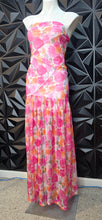 Load image into Gallery viewer, Strapless floral mermaid dress           sz untagged, fit sz 8/10
