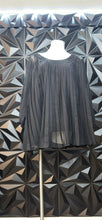 Load image into Gallery viewer, Tailissime pleated sheer top           sz 18
