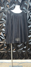 Load image into Gallery viewer, Tailissime pleated sheer top           sz 18

