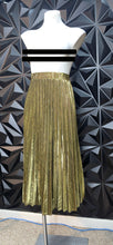 Load image into Gallery viewer, Gold pleated skirt           sz 2x
