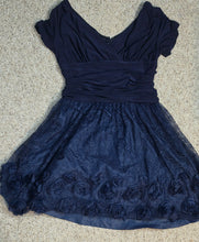 Load image into Gallery viewer, SLNY lace bottom flare dress           sz 14 (stretch)
