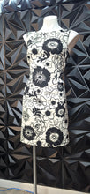 Load image into Gallery viewer, I.N studio floral designed dress            sz 8
