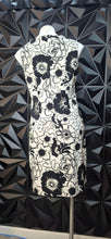 Load image into Gallery viewer, I.N studio floral designed dress            sz 8
