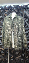Load image into Gallery viewer, CDW eyelash top                sz large
