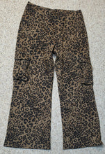 Load image into Gallery viewer, Unbranded wide leg cheetah pants              sz xxl (16/18 fit)
