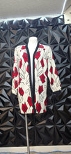 Load image into Gallery viewer, Rose open front duster              sz med-xlarge
