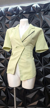 Load image into Gallery viewer, NWT Buchen green blazer             sz untaggged (best fitting sz med)
