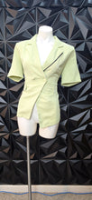 Load image into Gallery viewer, NWT Buchen green blazer             sz untaggged (best fitting sz med)
