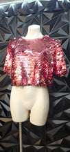 Load image into Gallery viewer, Pink big sequin crop top        sz sm-med

