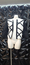 Load image into Gallery viewer, Ivy chic  black and white blazer               sz small
