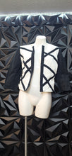 Load image into Gallery viewer, Ivy chic  black and white blazer               sz small
