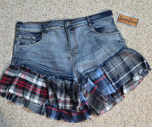 Load image into Gallery viewer, NWT Spoonjeans flannel shorts            sz 1x (16)
