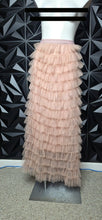 Load image into Gallery viewer, Pink tulle layered skirt          sz medium-large
