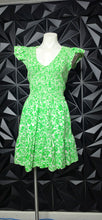 Load image into Gallery viewer, Univeral Thread ruffled baby doll dress           sz large
