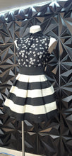 Load image into Gallery viewer, Xhiliration stripe structure skirt             sz small
