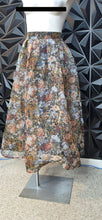 Load image into Gallery viewer, Promesa floral flare skirt            sz large, 10
