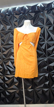 Load image into Gallery viewer, Wild Fable orange cutout off shoulder dress              sz xlrg
