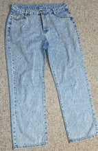 Load image into Gallery viewer, Denim pearled jeans            sz xl (fitting sz 12)
