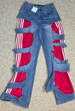 Load image into Gallery viewer, NWT Akira distress jeans             sz small
