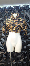 Load image into Gallery viewer, Marine Plu animal print crop jacket        sz small
