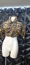 Load image into Gallery viewer, Marine Plu animal print crop jacket        sz small
