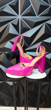 Load image into Gallery viewer, Express pink platform heels              sz 9  Disclaimer: few scratches (pictured)
