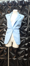 Load image into Gallery viewer, Pretty garden blue vest                  sz medium
