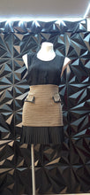 Load image into Gallery viewer, Kate Kasin houndstooth pleated skirt             sz large
