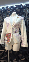 Load image into Gallery viewer, White hand designed blazer               sz 12, best fitting sz 10
