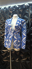 Load image into Gallery viewer, Liz Claiborne printed blazer               sz medium
