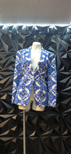 Load image into Gallery viewer, Liz Claiborne printed blazer               sz medium

